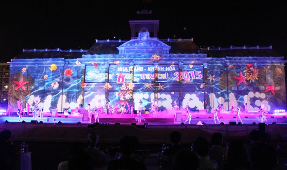 Du lịch - Lung linh sắc màu khai mạc Festival Biển 2015