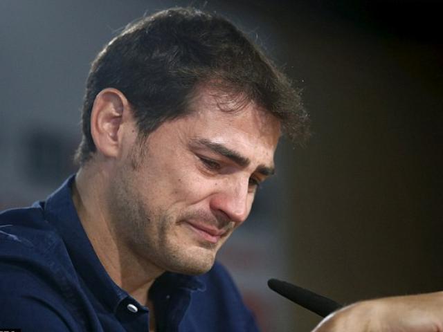 Bóng đá Tây Ban Nha - Casillas khóc như đứa trẻ ngày chia tay Real Madrid