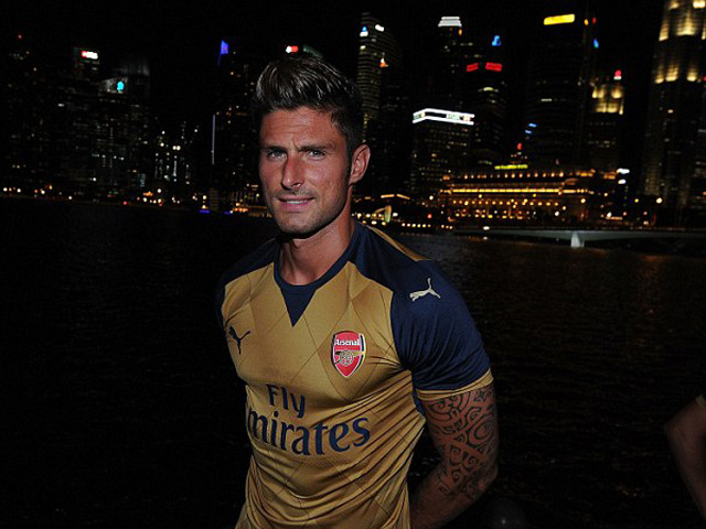 Bóng đá Ngoại hạng Anh - Arsenal - ĐT Singapore XI: Khi Giroud không dám nhận số 9
