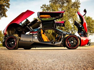 Ô tô - Xe máy - Mãn nhãn trước “thần gió” Pagani Huayra màu đỏ