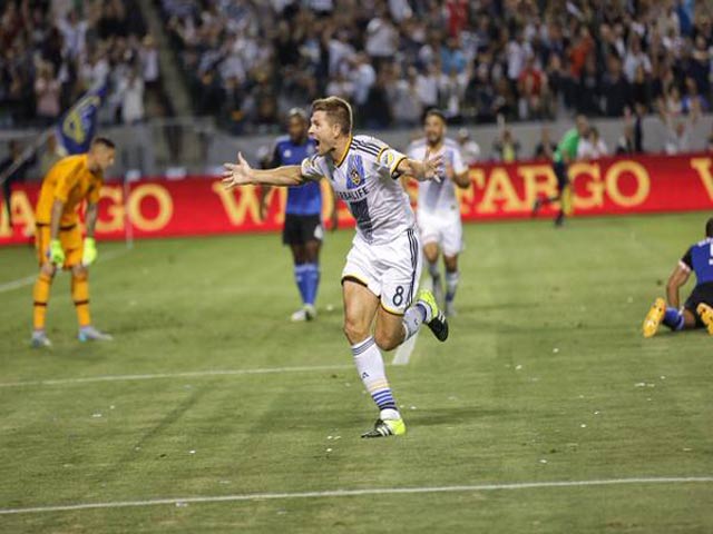 Bóng đá - Gerrard lập công ngày ra mắt nước Mỹ