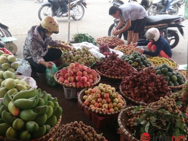 Thị trường - Tiêu dùng - Dân sợ "hàng Tàu", hoa quả Thái Lan tràn ngập HN