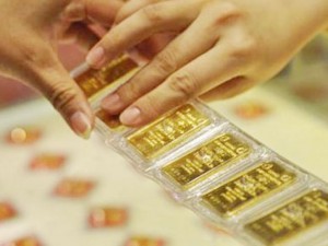 Tài chính - Bất động sản - Giá vàng tiếp tục giảm sâu: Lượng mua vào đang vượt bán ra