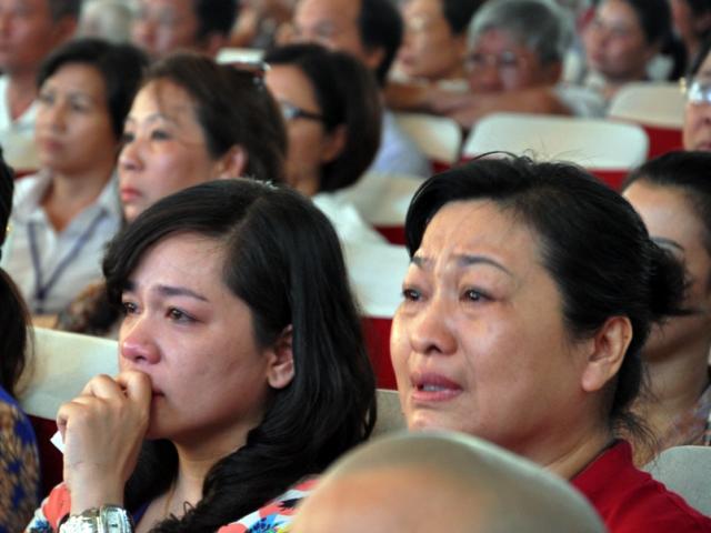 Nước mắt rơi trong lễ cầu siêu cho 64 liệt sĩ Gạc Ma