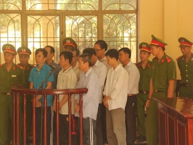 Tin tức trong ngày - &quot;Ăn&quot; hối lộ, hàng loạt cán bộ Sở TN-MT Quảng Nam hầu tòa