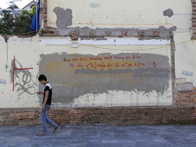 Tin tức Việt Nam - Rao bán bức tường 1 tỷ: “Thực chất là đòi chia lợi”