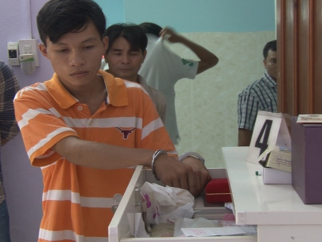 Pháp luật - Bắt "siêu trộm" nghiện game thích gây án vào ban ngày