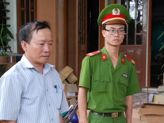 Pháp luật - Khởi tố 3 lãnh đạo xã ăn chặn tiền hỗ trợ hộ nghèo