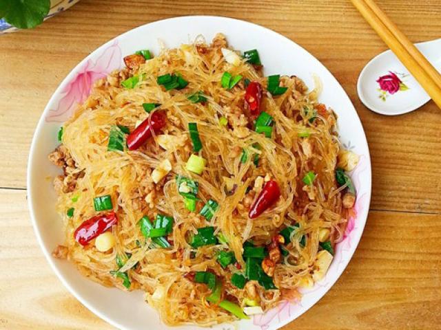 Ẩm thực - Bữa sáng giản dị với miến xào thịt băm