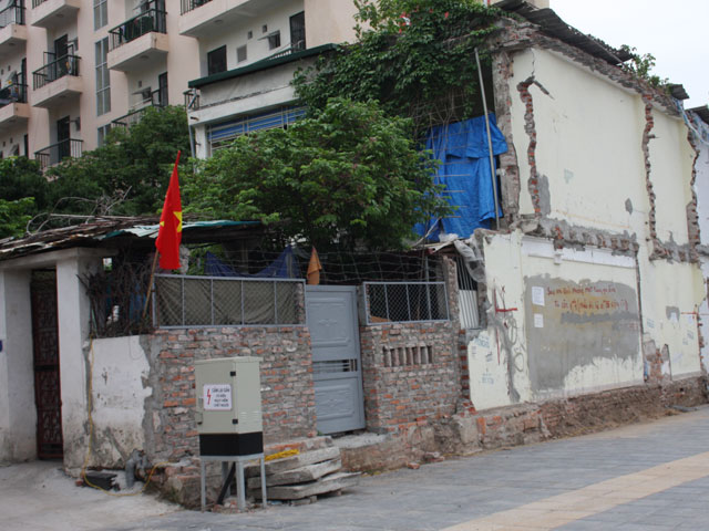 Tin tức trong ngày - Bức tường 1 tỷ đồng: “Tôi không thể mua vì… hơi đắt”