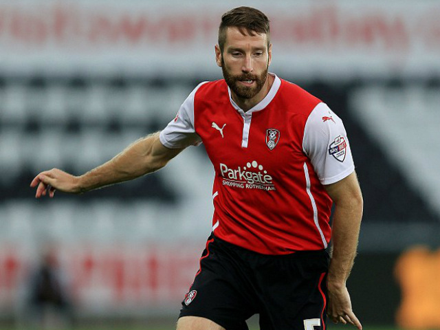 Bóng đá - Vạ miệng, cầu thủ phá kỷ lục treo giò của Suarez