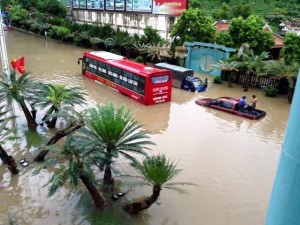 Tin tức trong ngày - Mưa lớn tiếp tục trút xuống miền Bắc