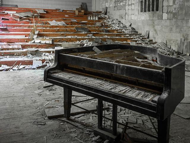 Tin tức trong ngày - Rợn người thị trấn "ma" trong lòng Chernobyl