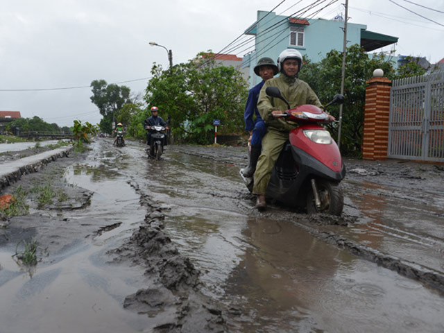 Quảng Ninh: Sau lũ, khu dân cư biến thành đầm lầy