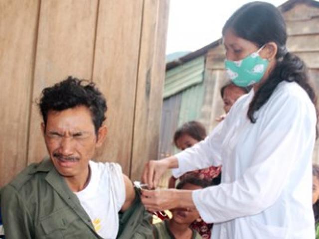 Tin tức trong ngày - Vào nơi sợ tiêm hơn sợ chết