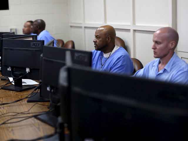 Tin tức trong ngày - Tù nhân Mỹ được chính phủ cấp tiền để học đại học