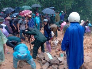 Tin tức Việt Nam - Quảng Ninh: Sạt lở nghiêm trọng, nhiều người bị vùi lấp