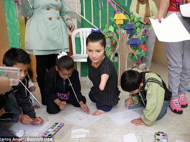 Bạn trẻ - Cuộc sống - Cô gái không tay chân và nghị lực vượt qua nghịch cảnh