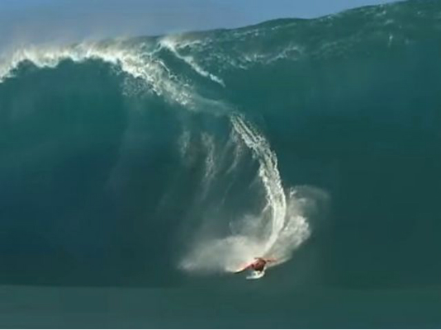 Phi thường - kỳ quặc - Kinh hãi xem con sóng cao 5m nuốt chửng VĐV lướt ván