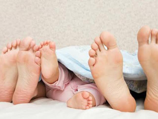 Bạn trẻ - Cuộc sống - Sinh con xong 2 tháng, chồng vẫn chẳng "ỏ ê" gì