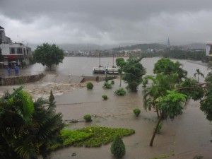 Tin tức trong ngày - Quảng Ninh: Mưa lớn, tràn đập, nhiều nơi chìm trong biển nước