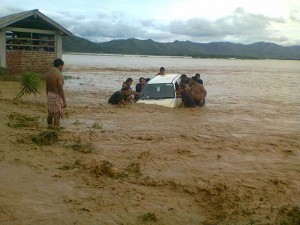 Tin tức trong ngày - Ấn Độ: Bão lũ, lở đất làm 60 người chết