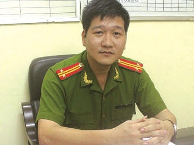 Phóng sự - Trinh sát vào vai thư sinh dẫn "người yêu" cứu con tin