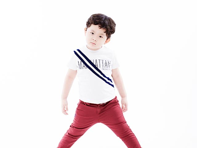 Phim - Con trai Trương Quỳnh Anh tạo dáng chuyên nghiệp