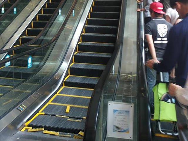 Tin tức trong ngày - Dân Hong Kong lo sợ “tử thần thang cuốn” đổ bộ