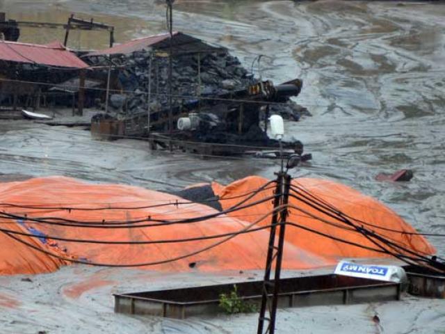 Tin tức trong ngày - Quảng Ninh vẫn mưa lớn, ngập 3km đường lò than