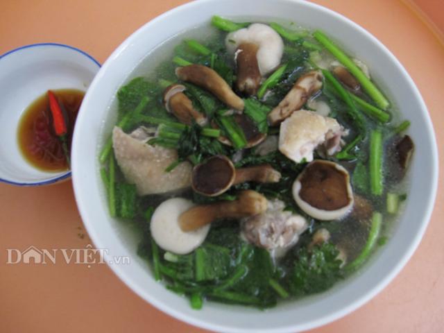 Ẩm thực - Đến Phú Quốc thưởng thức nấm tràm nấu canh với thịt gà