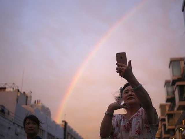 Thế giới - Cư dân Bắc Kinh "phát cuồng" vì cầu vồng xuất hiện sau mưa