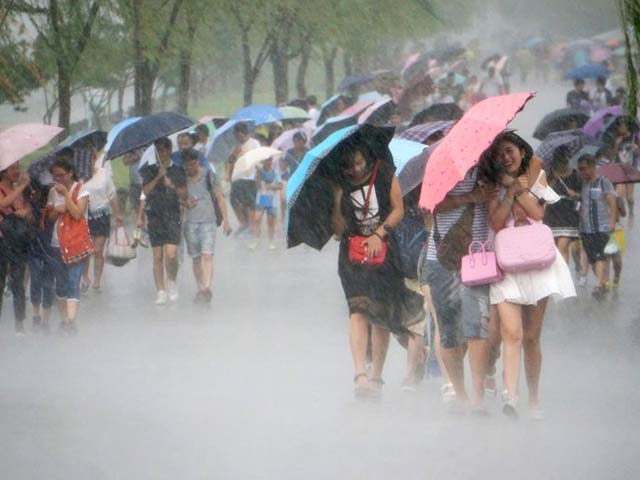 Tin tức trong ngày - Đài Loan "oằn mình" trong siêu bão mạnh nhất 2015