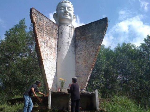 Tin tức trong ngày - "Bí ẩn" đầu tượng Phật Dốc 47 trên Quốc lộ 51