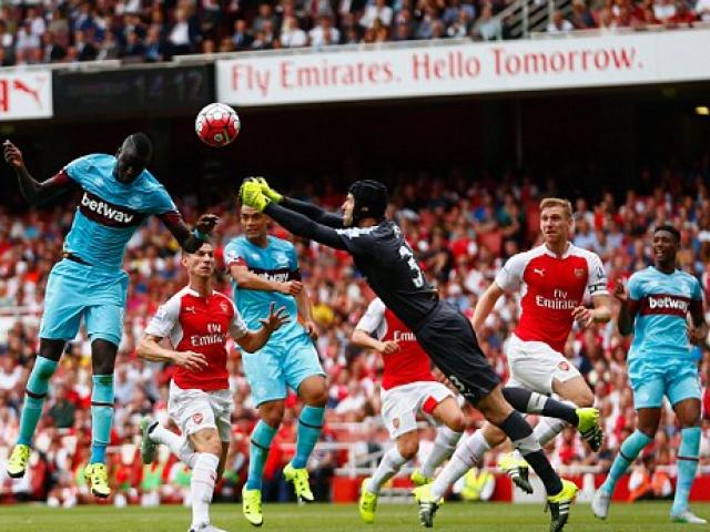 Bóng đá - Từ người hùng, Cech hóa thành "tội đồ" của Arsenal