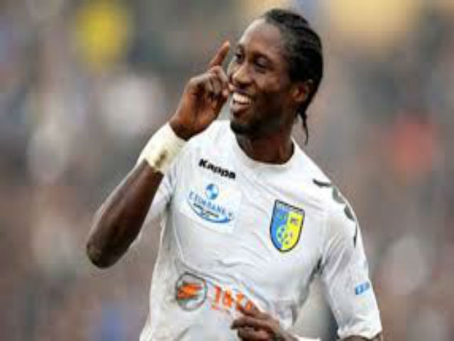 Bóng đá Việt Nam - Trở lại sau "bệnh lạ", Samson sắm vai người hùng