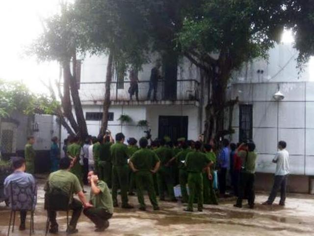 Pháp luật - Bị can thảm sát Bình Phước tái hiện hành vi tàn độc