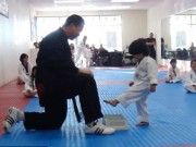 Thể thao - Chết cười với sự dễ thương võ sĩ taekwondo 3 tuổi