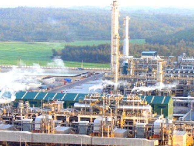 Thị trường - Tiêu dùng - Sau "dọa" đóng cửa, lọc dầu Dung Quất ra sao?