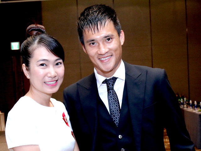 Ca nhạc - MTV - Công Vinh lịch lãm bên MC Thanh Thảo Hugo