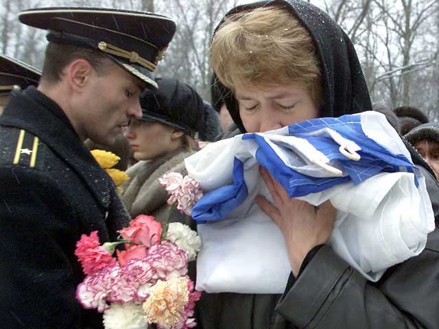 Thế giới - Nga tưởng niệm 15 năm thảm họa nổ tàu ngầm nguyên tử Kursk