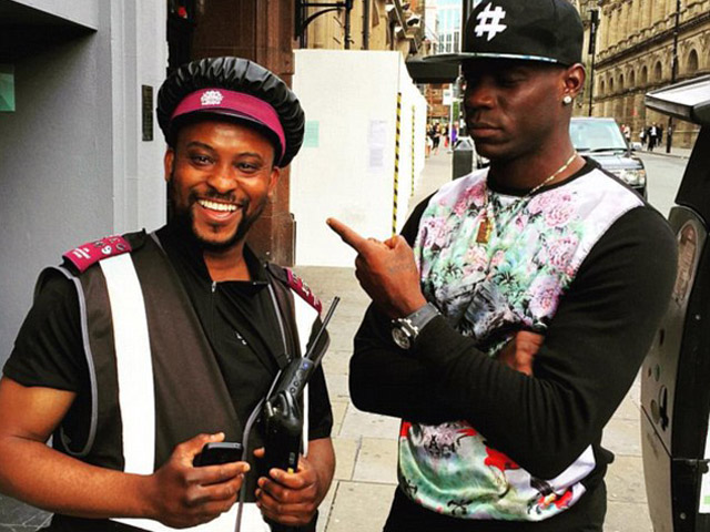 Bóng đá - Balotelli được “tắm” champagne trong ngày sinh nhật