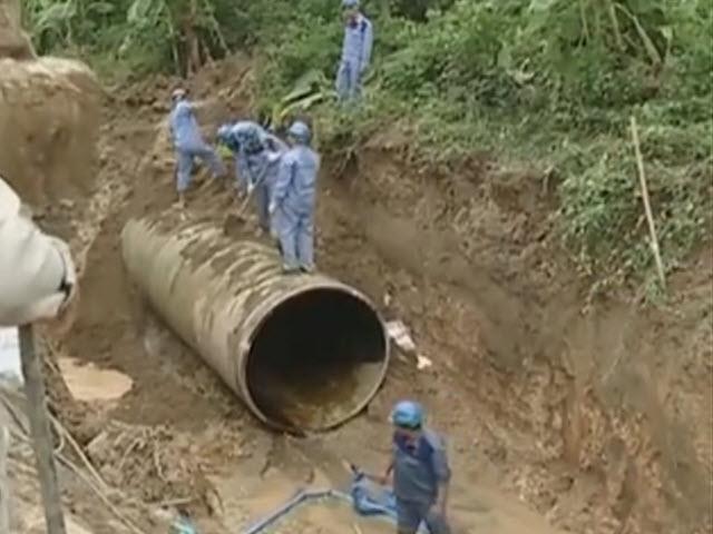 Video An ninh - Đường ống nước sạch sông Đà lại vỡ lần thứ 13