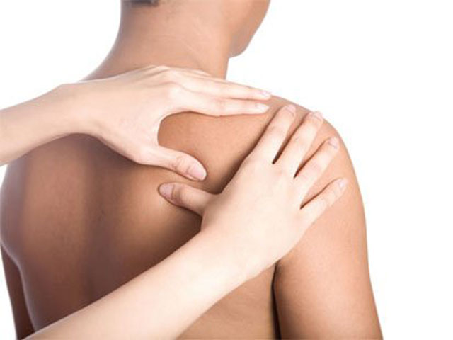 Tin tức Việt Nam - Tử vong khi đang được bấm huyệt để... chữa tâm thần