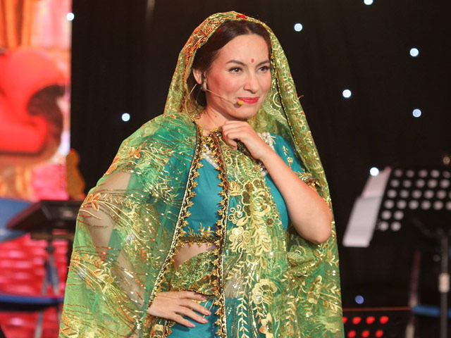 Ca nhạc - MTV - "Cô dâu 8 tuổi" Phi Nhung khiến người xem phát cuồng