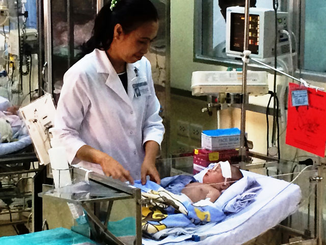 Sức khỏe đời sống - Bé sơ sinh bị đâm xuyên não: Hồi phục kỳ diệu!