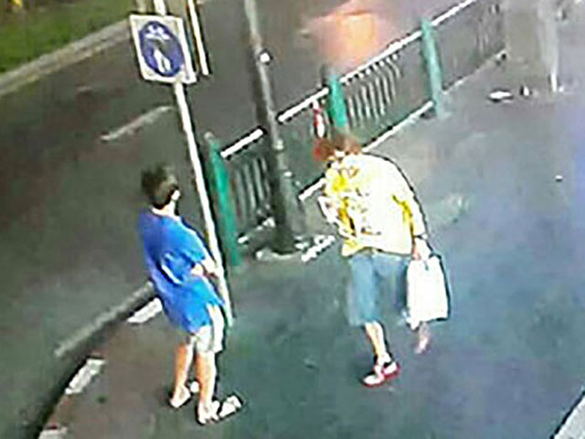 Thế giới - Video nghi phạm đánh bom Bangkok bình tĩnh rời hiện trường