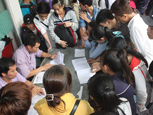 Giáo dục - du học - Mệt mỏi vì hôm qua đỗ, nay trượt