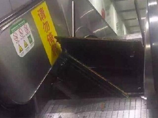 Tin tức trong ngày - Trung Quốc: Thang cuốn bung nắp, hành khách chạy loạn