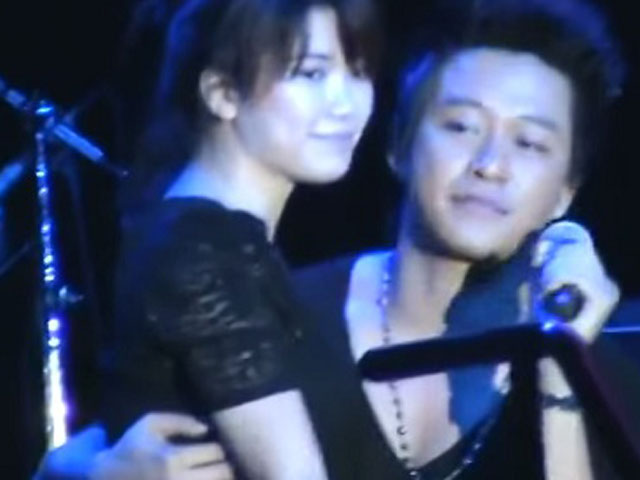 Ca nhạc - MTV - Màn "tán gái" quá duyên hút triệu view của Tuấn Hưng